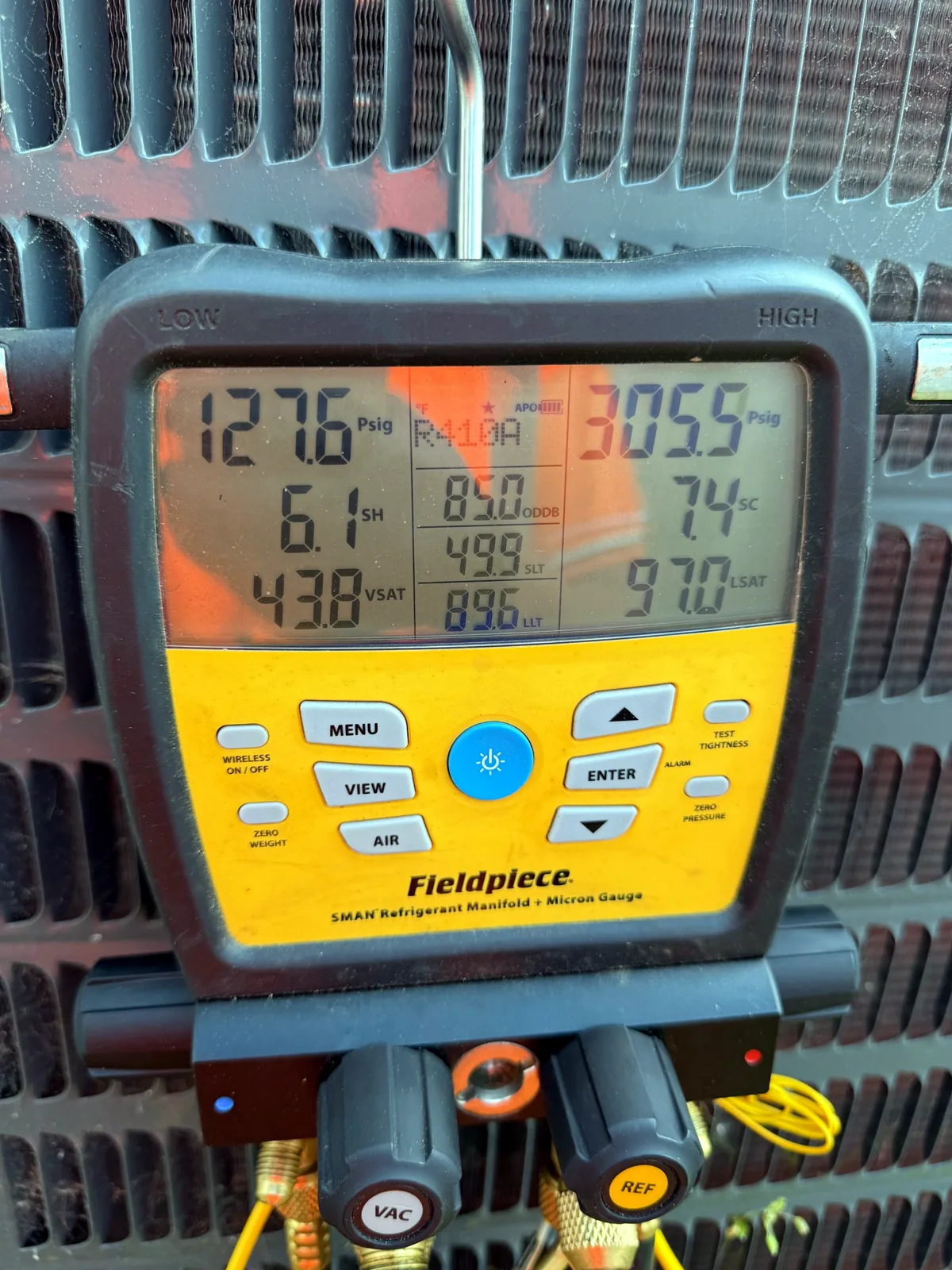 Manifold gauge readout