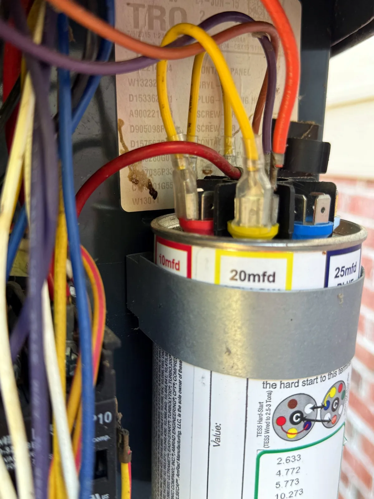 Dual run capacitor close-up