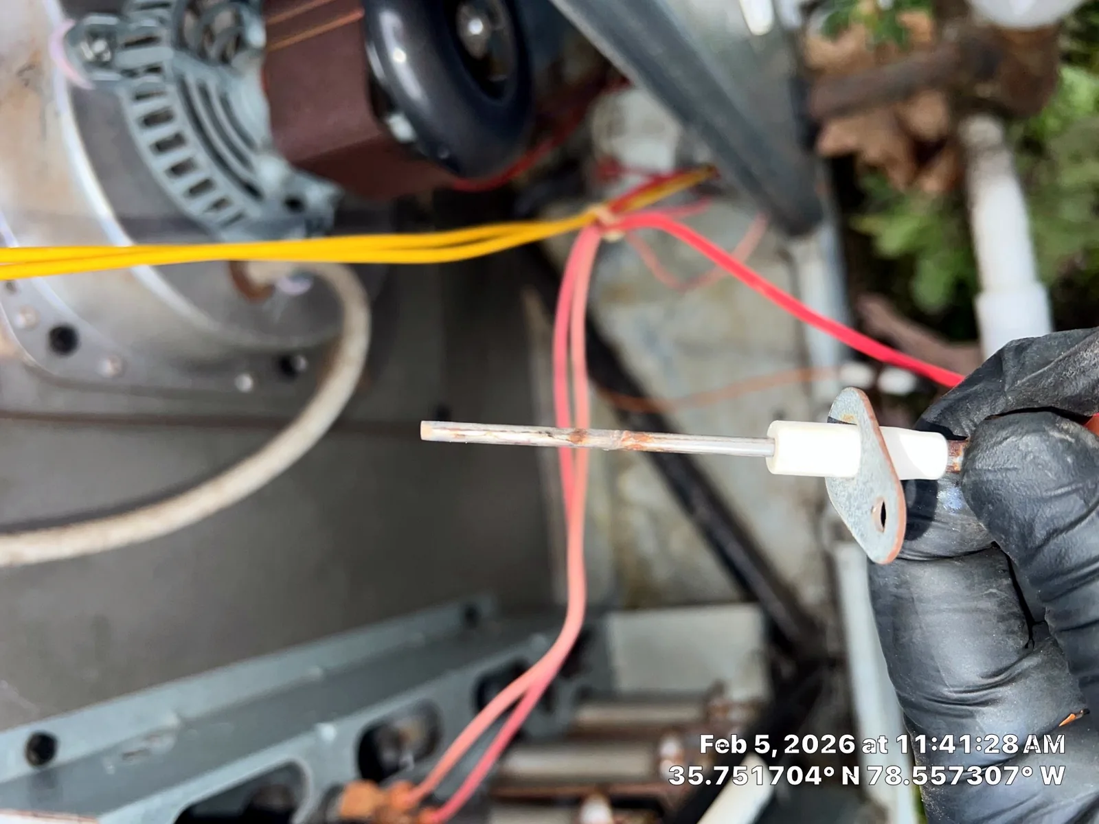 Furnace igniter replacement