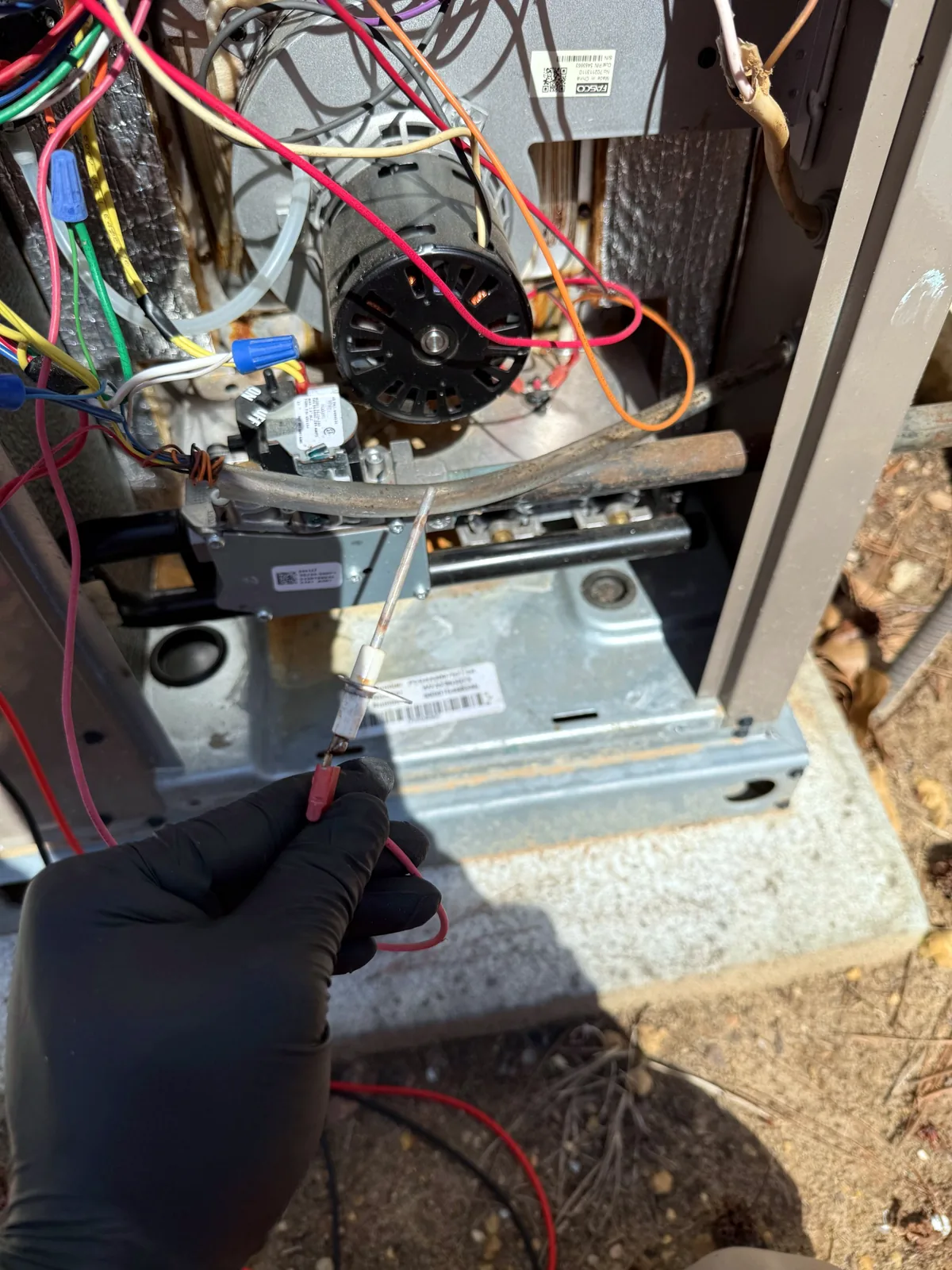 Servicing fan motor wiring